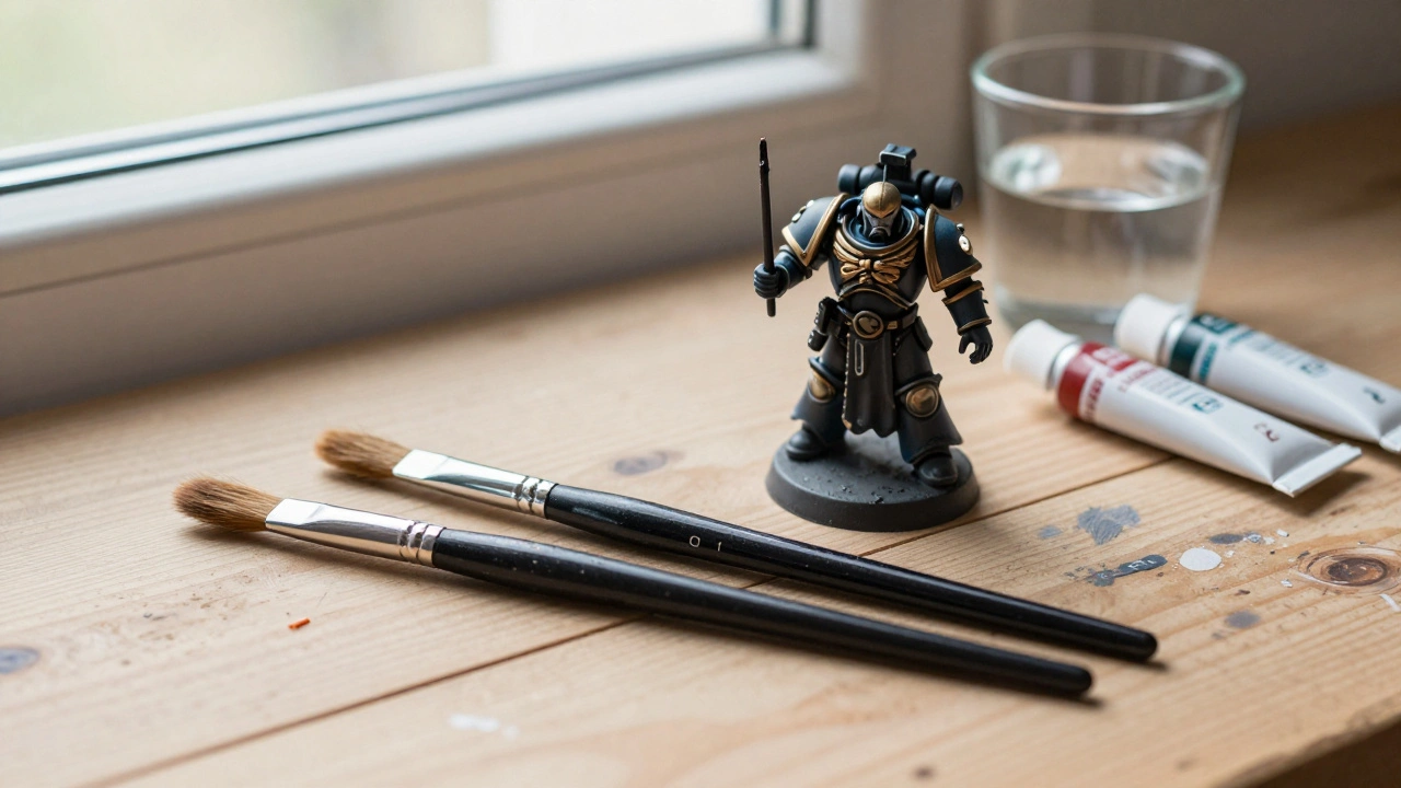 Сравнение недорогих и премиум-кистей для Warhammer 40K: что выбрать новичку