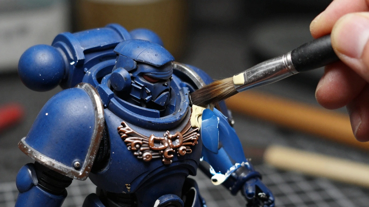 Процесс нанесения проливки и драйбраша на броню миниатюры космодесантника