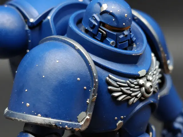 Чиппинг и лаковая соль на броне Warhammer 40K: реалистичные сколы