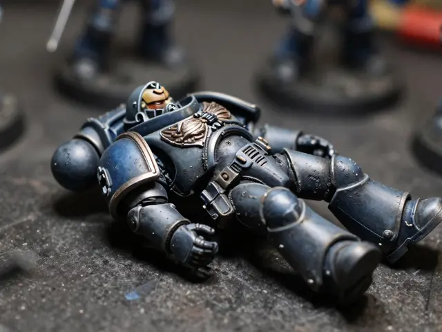 Как фиксировать краску на миниатюрах Warhammer 40K: выбор лаков и финишей