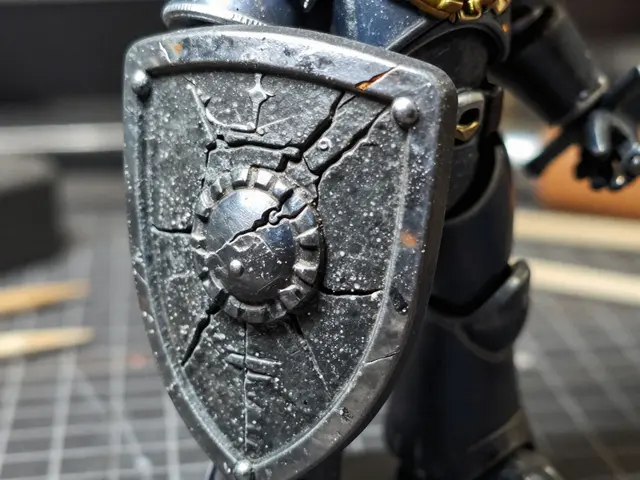 Сочетание текстур Warhammer 40K: камень, металл и кожа для героя