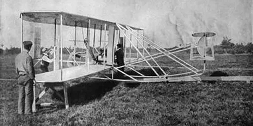 Первый самолет братьев Райт.