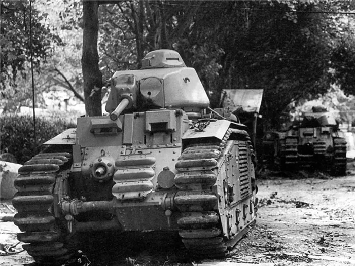 Он был брошен в августе 1944 г. pz.kpfw. B2(f) из немецкой гвардии в Париже - Grand French с лучевыми крестами| warspot.ru